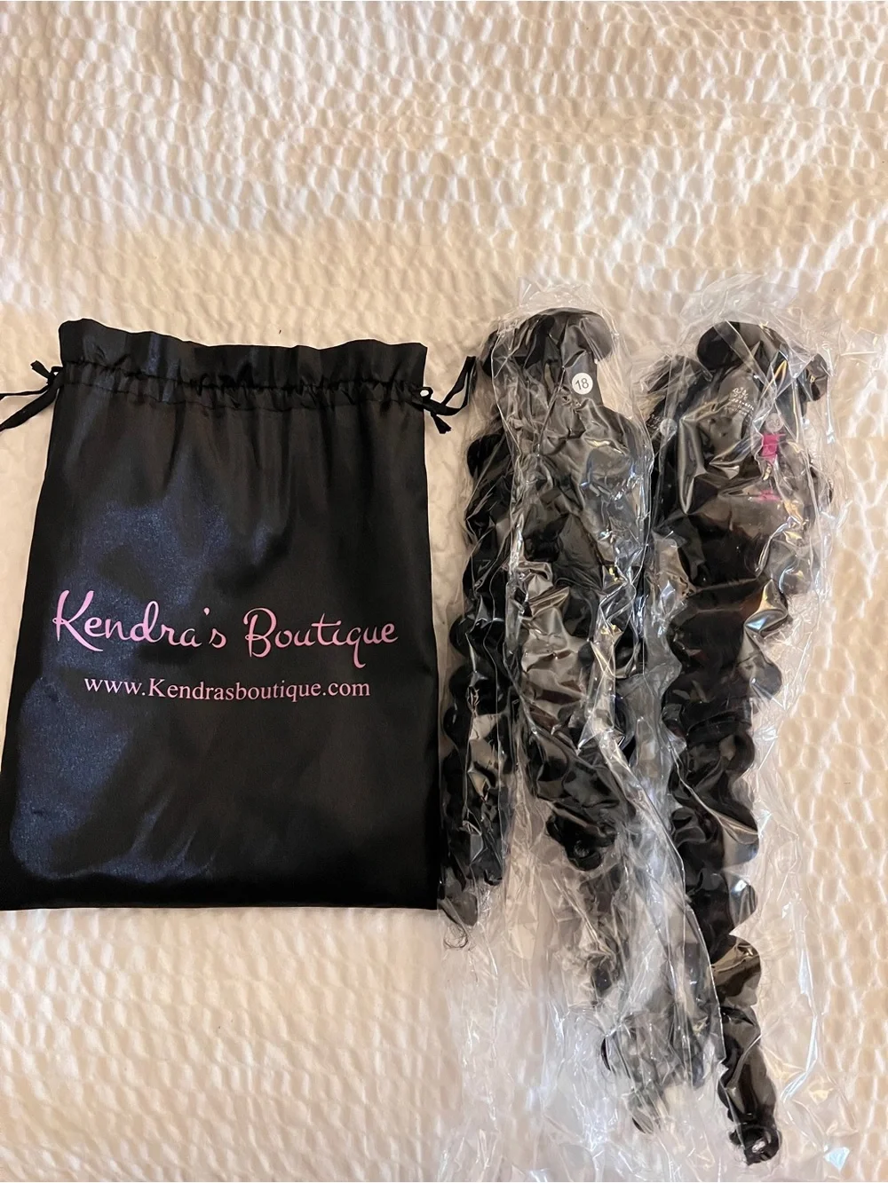 Kendras Boutique- 28 inch Human Hair- 5 Bundles- Brand New w Tags- Deep Wave